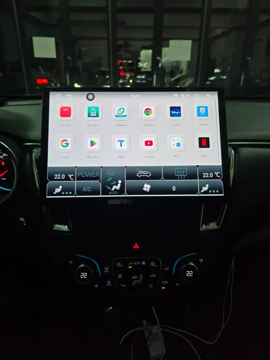 Chevrolet MalibuのAndroid Auto・CarPlay取付事例 施工写真 2-2