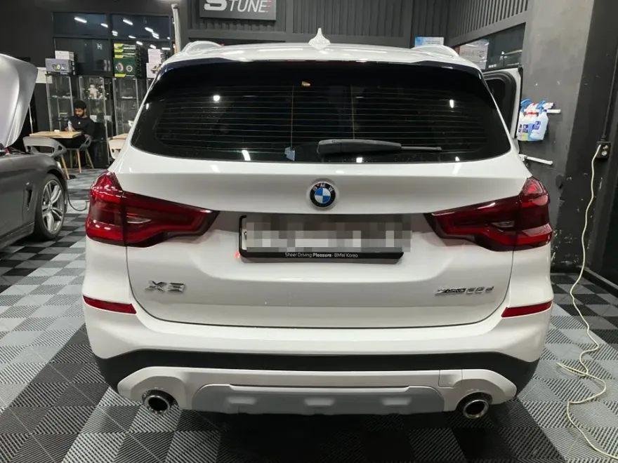 BMW X5 G05のドラレコ取付事例|費用目安・仕上がり 施工写真 2-1