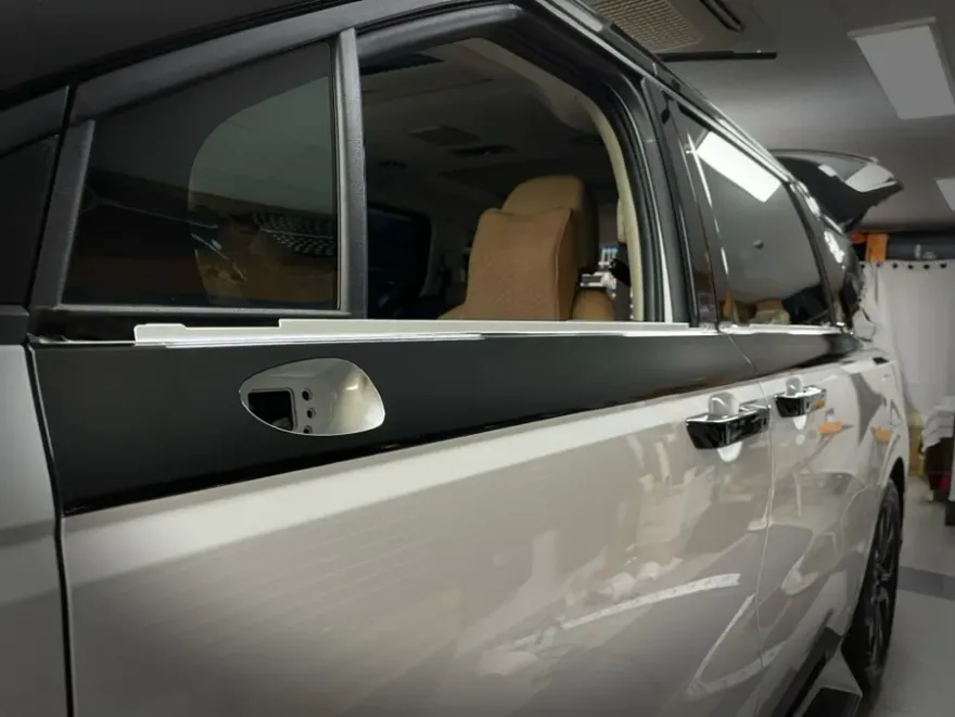 Kia All New Carnivalのカーラッピング事例｜費用目安・仕上がり 施工写真 2-2
