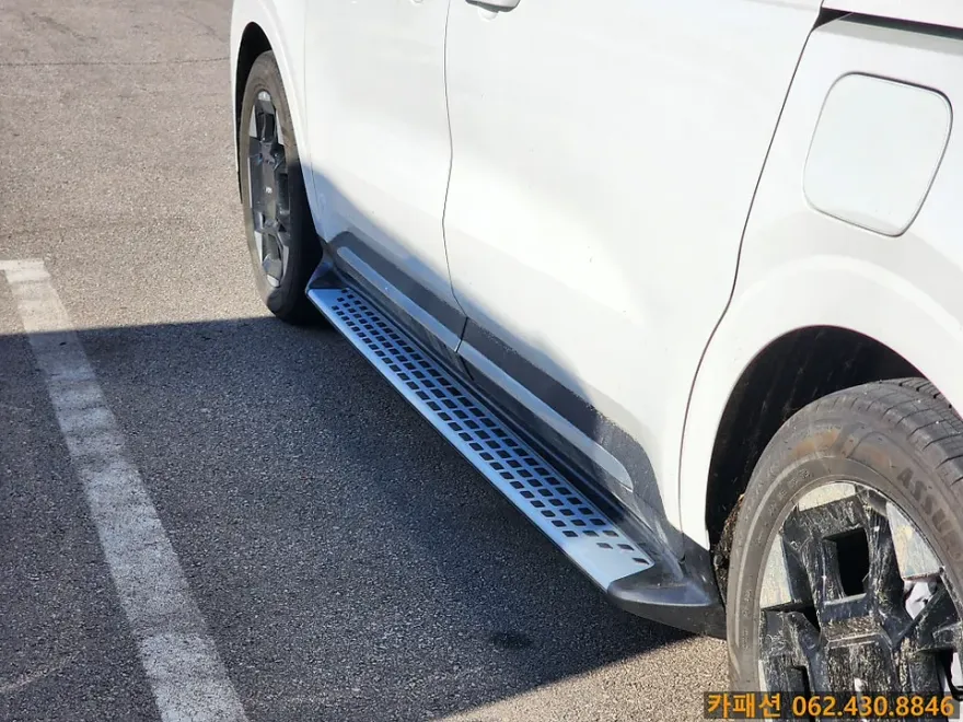Kia Carnival KA4 body kit - Kia Carnival KA4 Body Kit Installation Review photo 3
