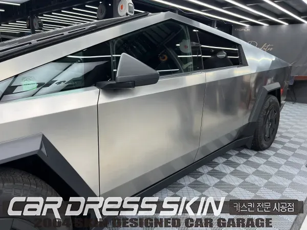 Tesla CybertruckのPPF施工事例｜費用目安・仕上がり 施工写真 2-1