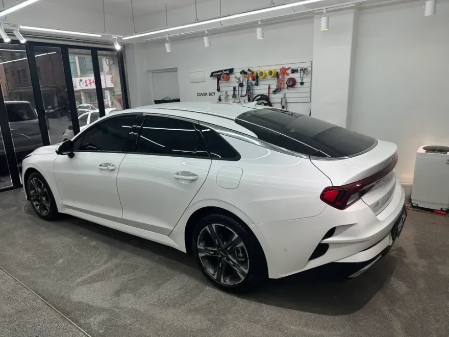 Kia K5のカーラッピング事例｜費用目安と仕上がり 施工写真 2-1