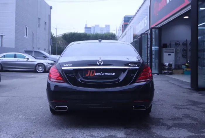 Mercedes-Benz S-Class W222 body kit - Mercedes-Benz S-Class W222 Body Kit Review: Cost & Results photo 3