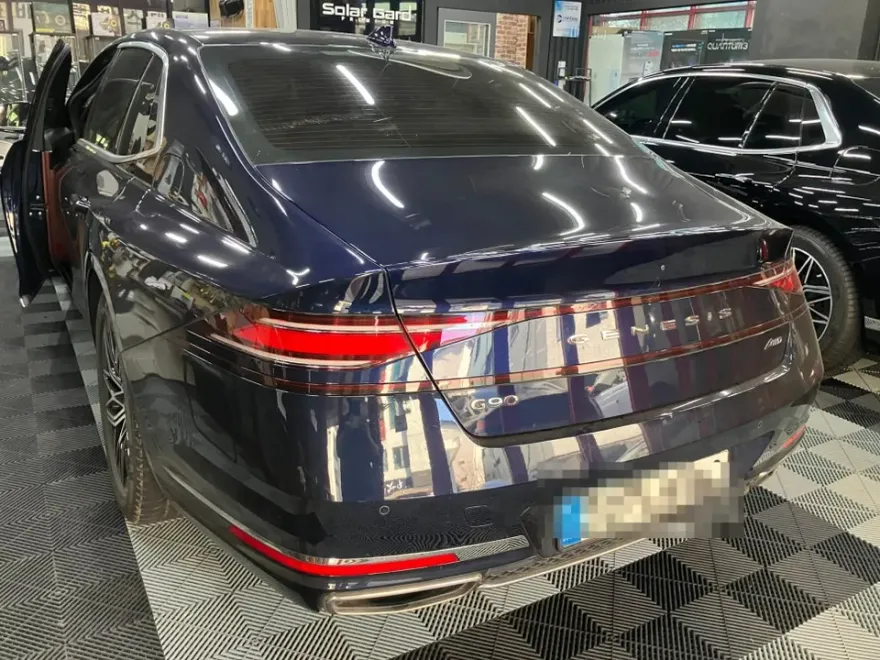 Genesis G90のドラレコ取付事例|費用目安・仕上がり 施工写真 2-1