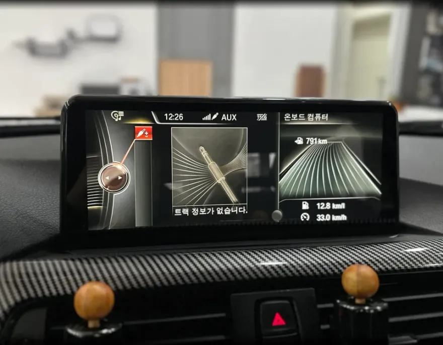 BMW 3 Series F30のAndroid Auto・CarPlay取付事例 施工写真 3-1
