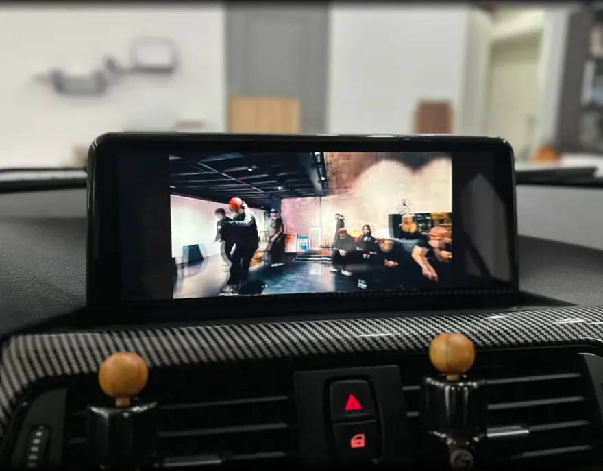 BMW 3 Series F30のAndroid Auto・CarPlay取付事例 施工写真 1-3