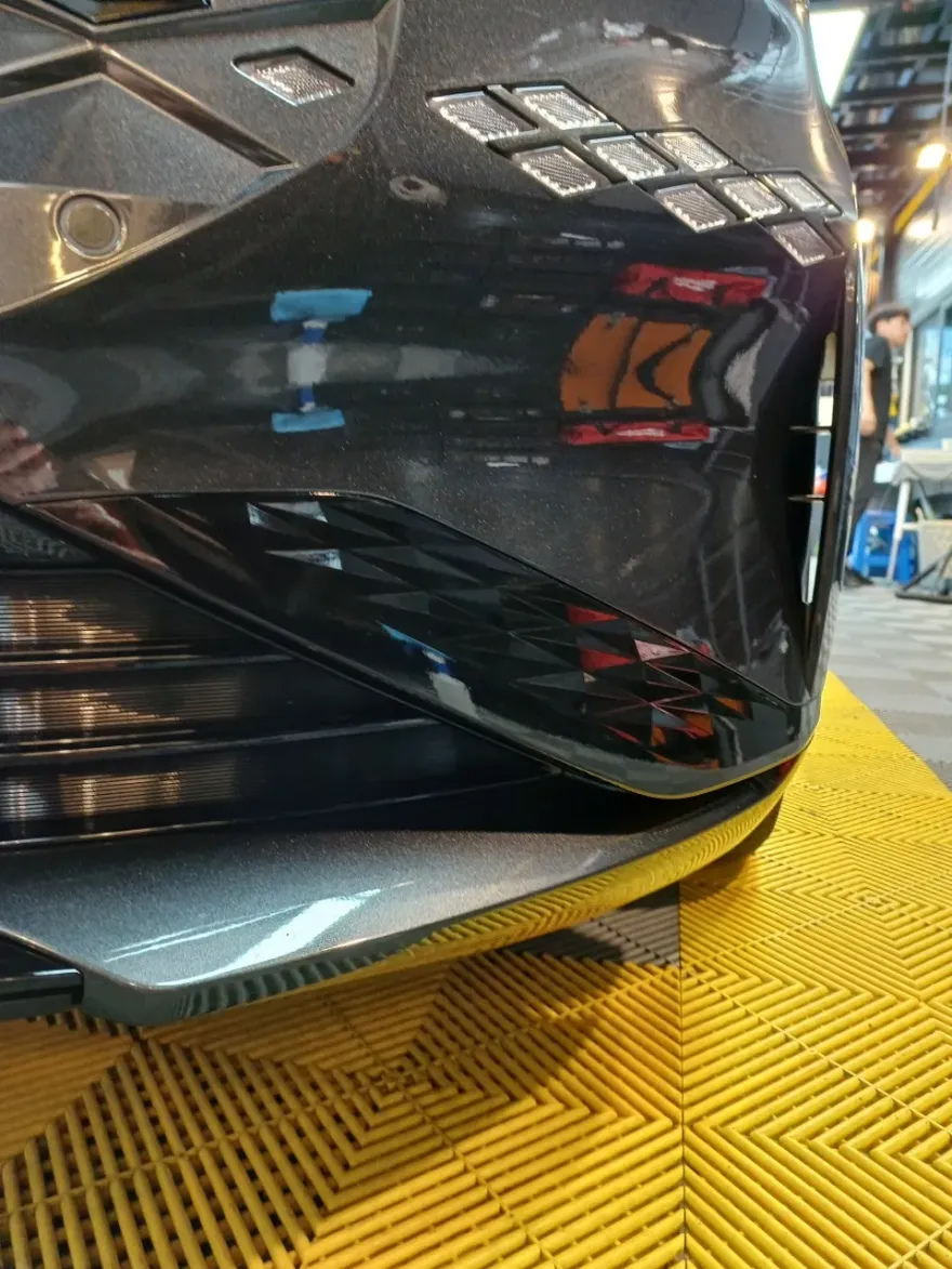 Kia K8のカーラッピング事例|費用目安・仕上がり 施工写真 3-1