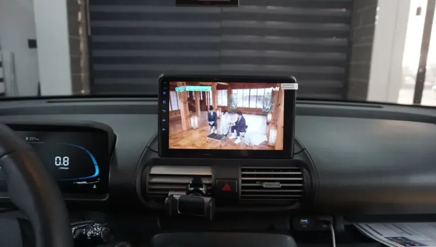 Hyundai CasperのAndroid Auto・CarPlay取付事例 施工写真 3-2