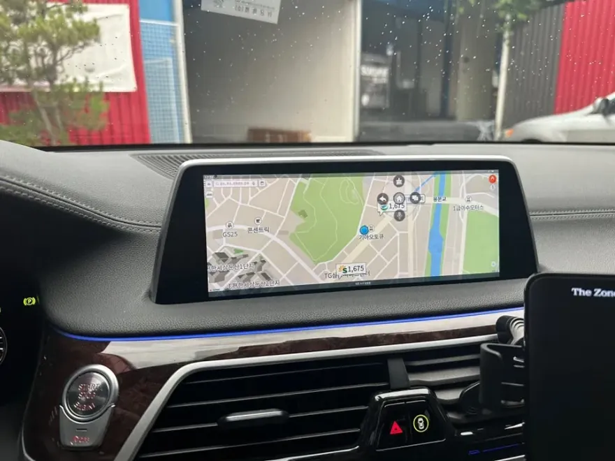 BMW 7 Series G11のAndroid Auto・CarPlay取付事例 施工写真 3-2