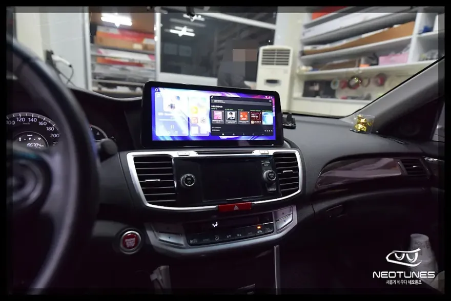 Honda AccordのAndroid Auto・CarPlay取付事例 施工写真 2-2