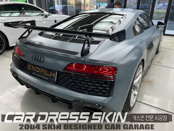 Audi R8のカーラッピング事例|高光沢フィルムで高級感アップ 施工写真 1-1