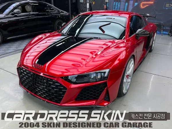 Audi R8のカーラッピング事例|高光沢フィルムで高級感アップ 施工写真 3-1