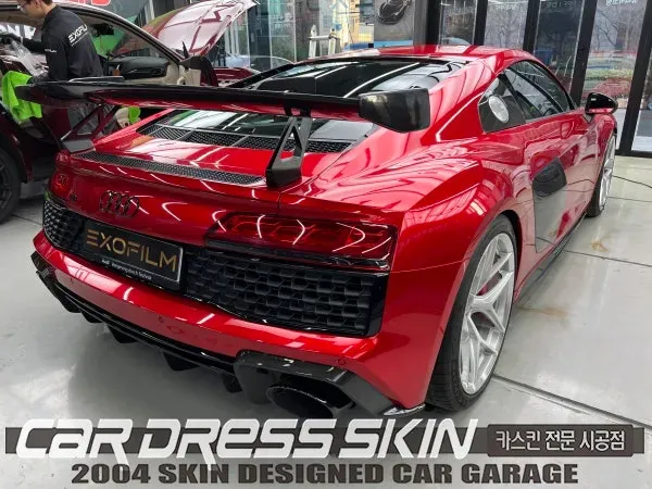Audi R8のカーラッピング事例|高光沢フィルムで高級感アップ 施工写真 1-2
