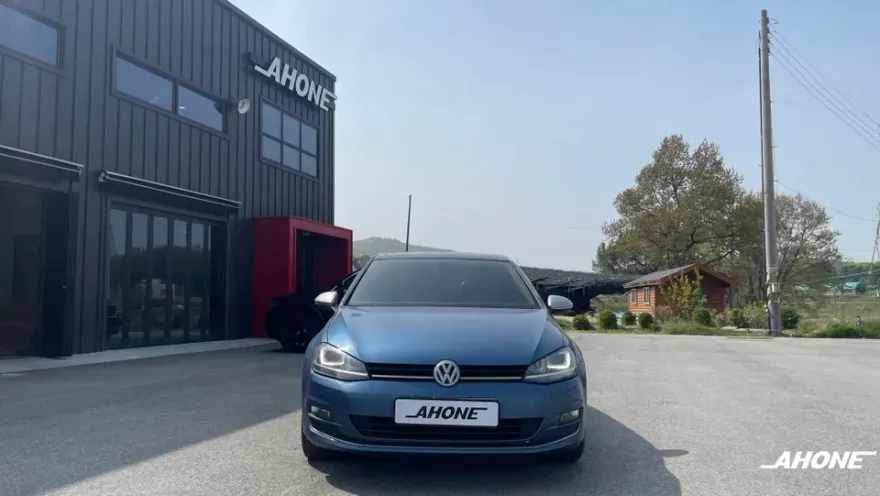 Volkswagen Golfのドラレコ取付事例|QXD8000の施工と注意点 施工写真 1-1