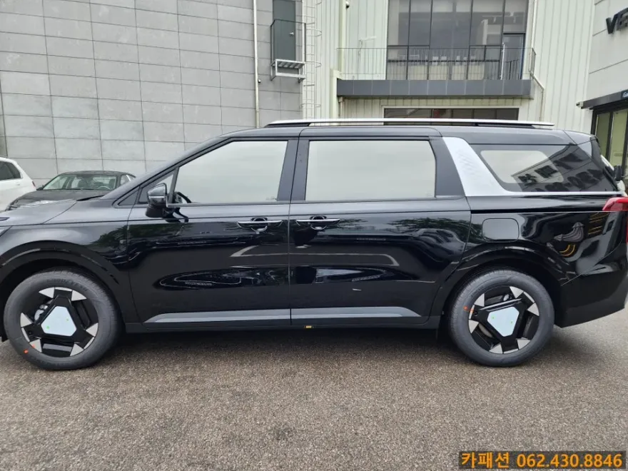 Kia Carnival KA4のカーフィルム施工事例|費用目安・仕上がり 施工写真 2-1