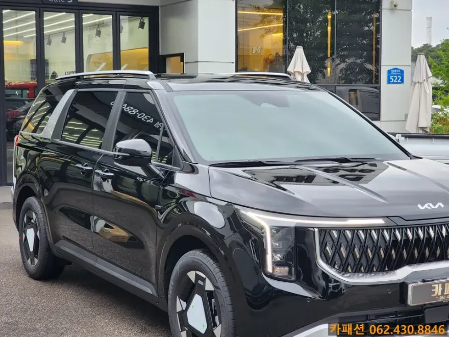 Kia Carnival KA4のカーフィルム施工事例|費用目安・仕上がり 施工写真 3-3
