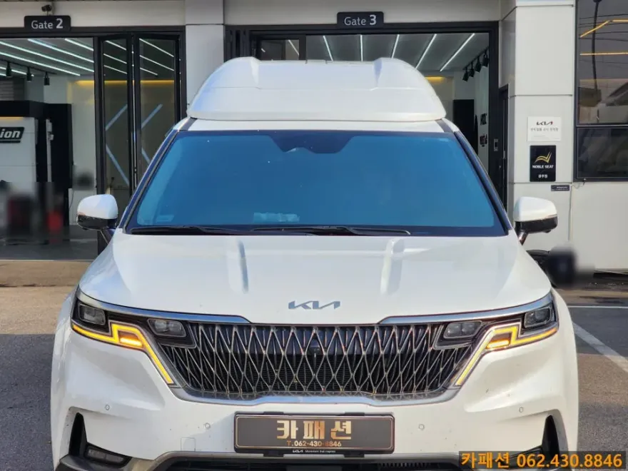 Kia Carnival KA4 ambient lighting installation result