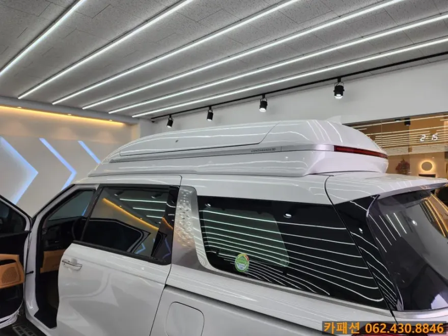Kia Carnival KA4 ambient lighting - Kia Carnival KA4 Ambient Lighting Review photo 3