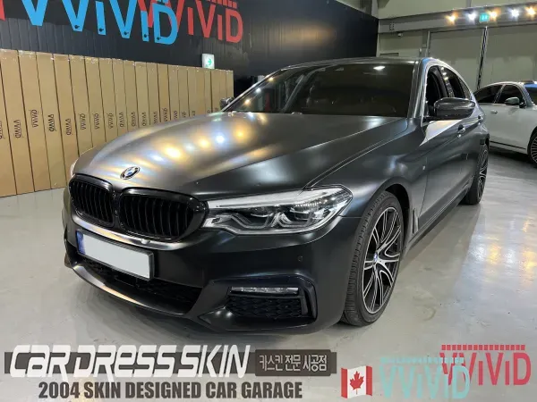BMW 5 Series G30 カーラッピング事例|ハイグロスホワイトの輝き 施工写真 1-1
