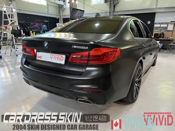 BMW 5 Series G30 カーラッピング事例|ハイグロスホワイトの輝き 施工写真 2-1