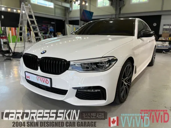 BMW 5 Series G30 カーラッピング事例|ハイグロスホワイトの輝き 施工写真 3-2