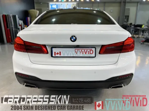BMW 5 Series G30 カーラッピング事例|ハイグロスホワイトの輝き 施工写真 3-3