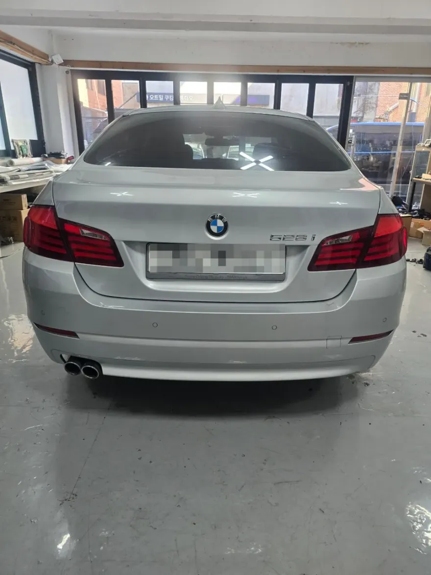 BMW 5 Series F10 car audio installation result