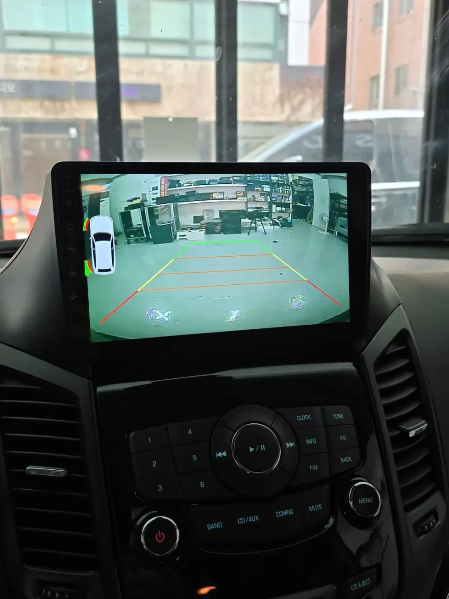 Chevrolet OrlandoのAndroid Auto・CarPlay取付事例 施工写真 1-2
