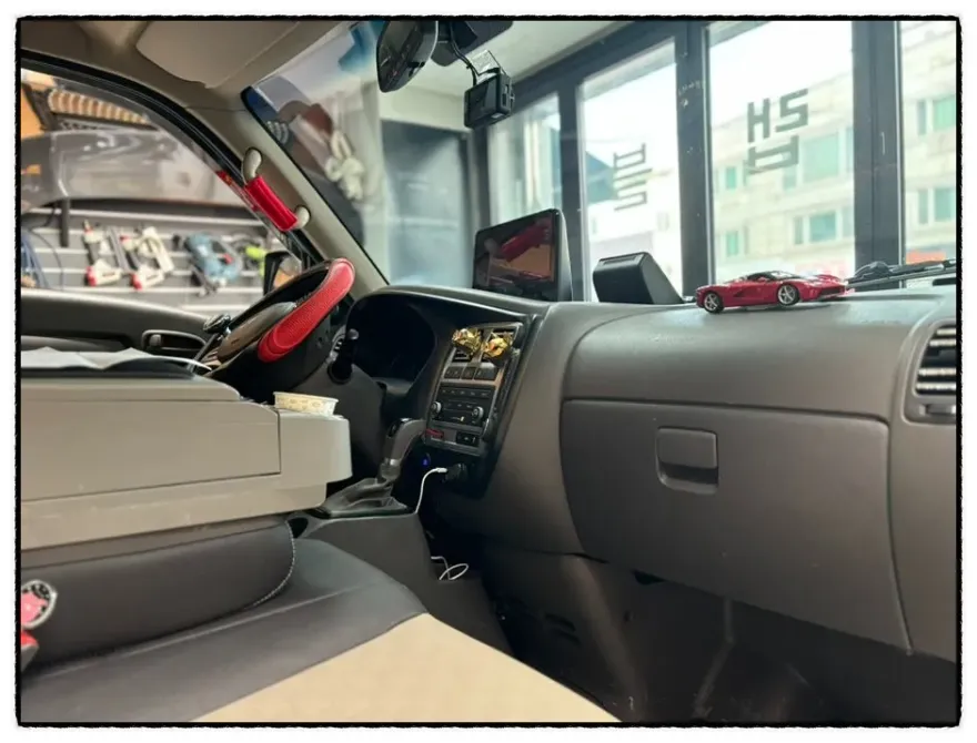 Hyundai Porterのカーラッピング事例｜実施工と費用目安 施工写真 2-1