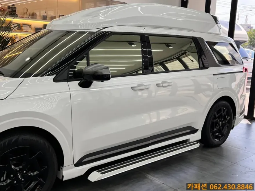 Kia Carnival KA4 body kit installation result