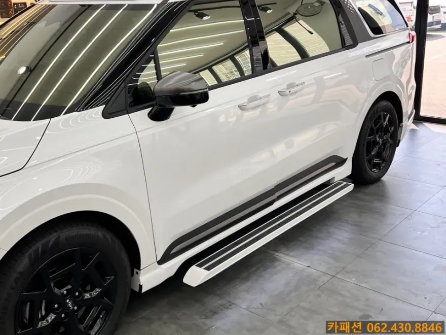 Kia Carnival KA4 body kit - Kia Carnival KA4 Body Kit Installation Review photo 2