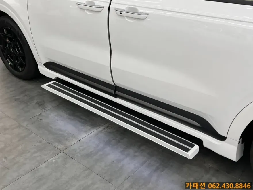 Kia Carnival KA4 body kit - Kia Carnival KA4 Body Kit Installation Review photo 4