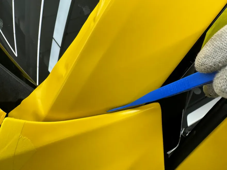 Lamborghini Urusのカーラッピング事例|無骨な個性を引き出す 施工写真 3-3