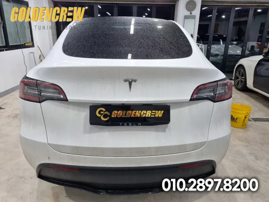 Tesla Model Yのカーラッピング事例｜費用目安・仕上がり 施工写真 1-2