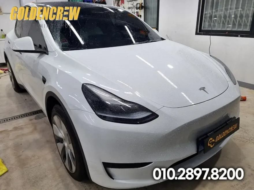 Tesla Model Yのカーラッピング事例｜費用目安・仕上がり 施工写真 1-3
