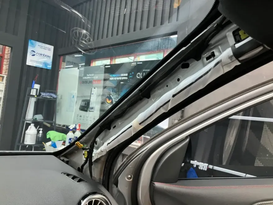 Mercedes-Benz GLA dash cam - Mercedes-Benz GLA Dash Cam Installation Cost & Review photo 5