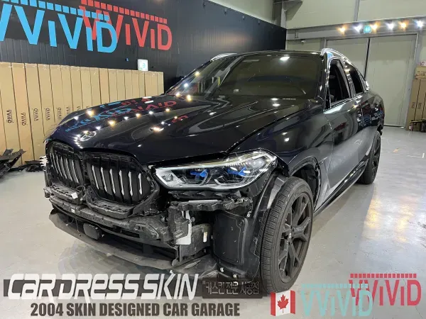 BMW X6 G06のカーラッピング事例｜サテンホワイトとクロームデリート 施工写真 3-1