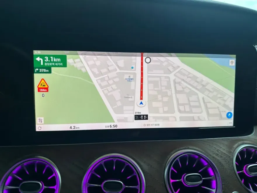 Mercedes-Benz E300のAndroid Auto・CarPlay取付事例 施工写真 5