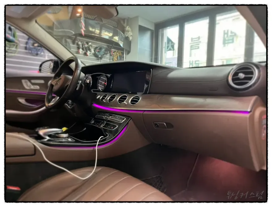 Mercedes-Benz E-Classのカーオーディオ施工事例 施工写真 4-1