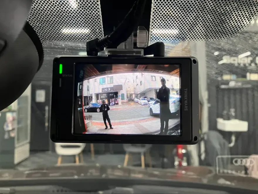 MINI Clubmanのドラレコ取付事例|費用目安・仕上がり 施工写真 2-3