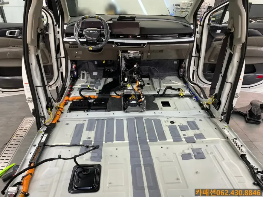 Kia Carnival KA4 ambient lighting - Kia Carnival KA4 Ambient Lighting Review - Cost & Results photo 4