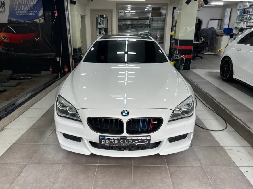 BMW 6 Seriesのカーラッピング事例|費用目安・仕上がり 施工写真 2-1