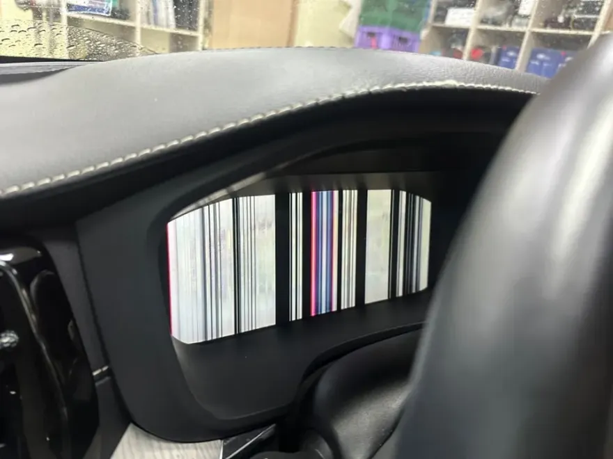 Volvo XC60 body repair - Volvo XC60 Digital Display Repair Review photo 3