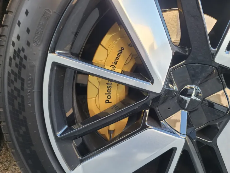 Polestar 4のホイールリペア・塗装事例 施工写真 1-2