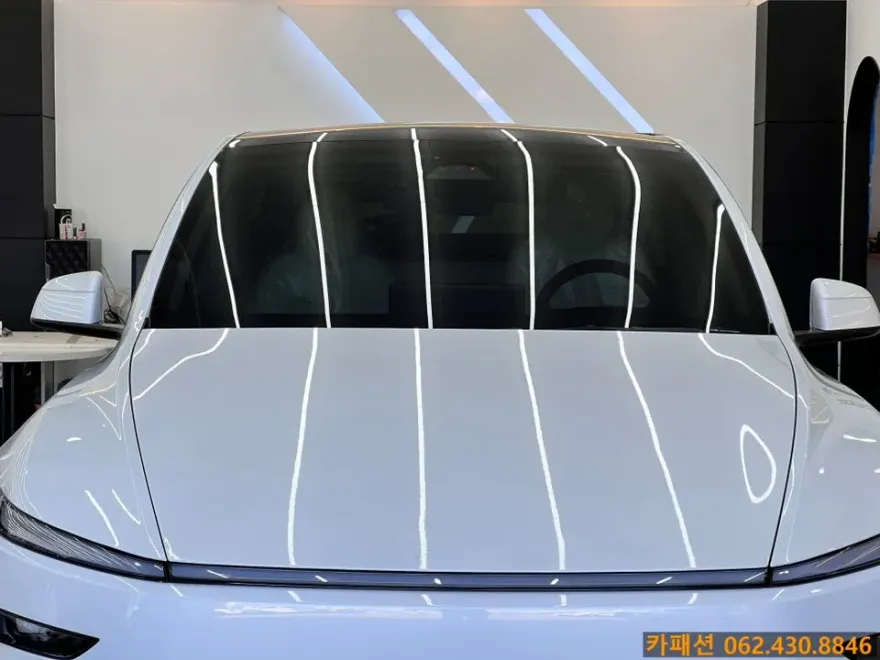 Tesla Juniperのカーフィルム施工事例 施工写真 2-1