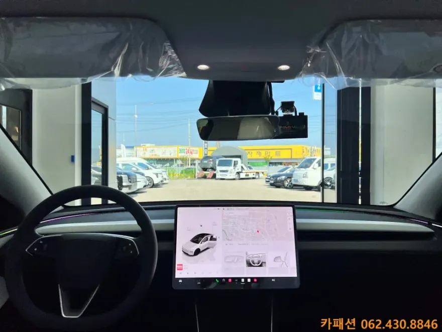 Tesla Juniperのカーフィルム施工事例 施工写真 3-1