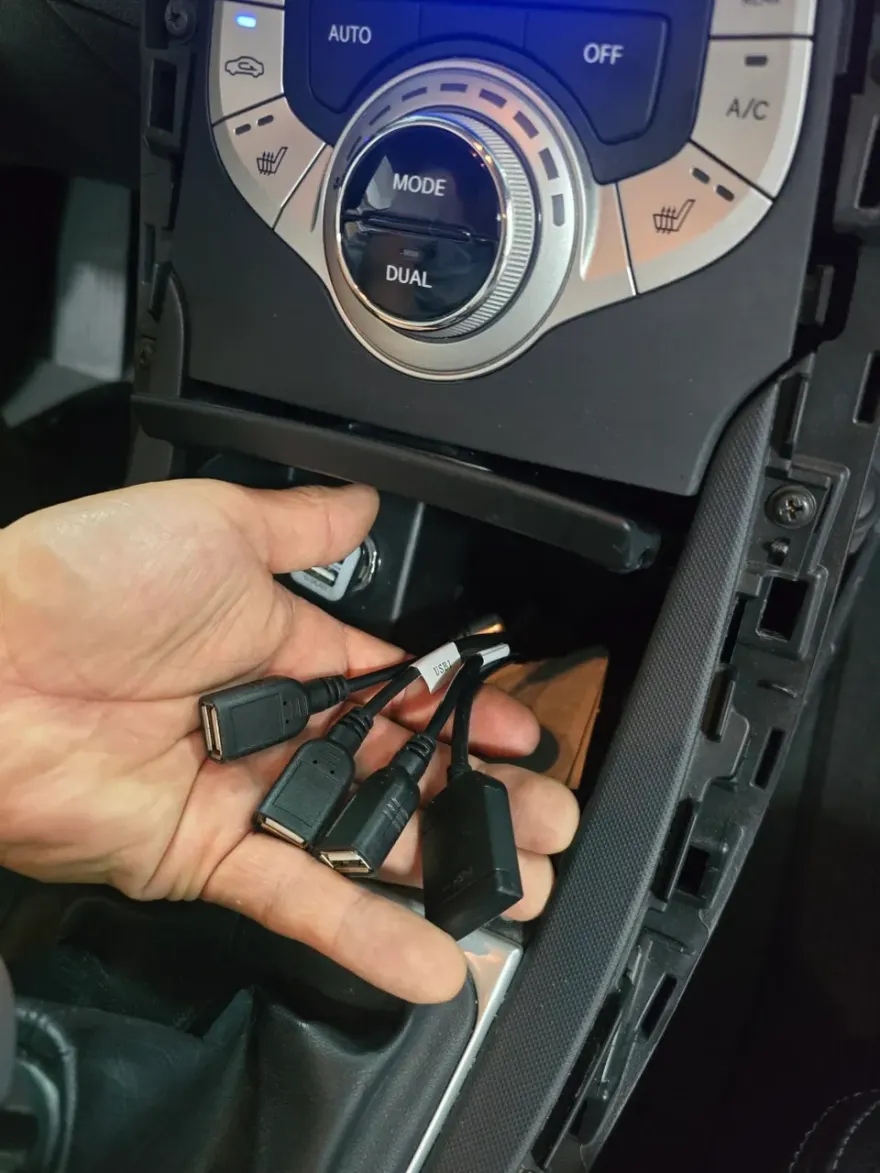 Hyundai Elantra MDのAndroid Auto・CarPlay取付事例 施工写真 3-2