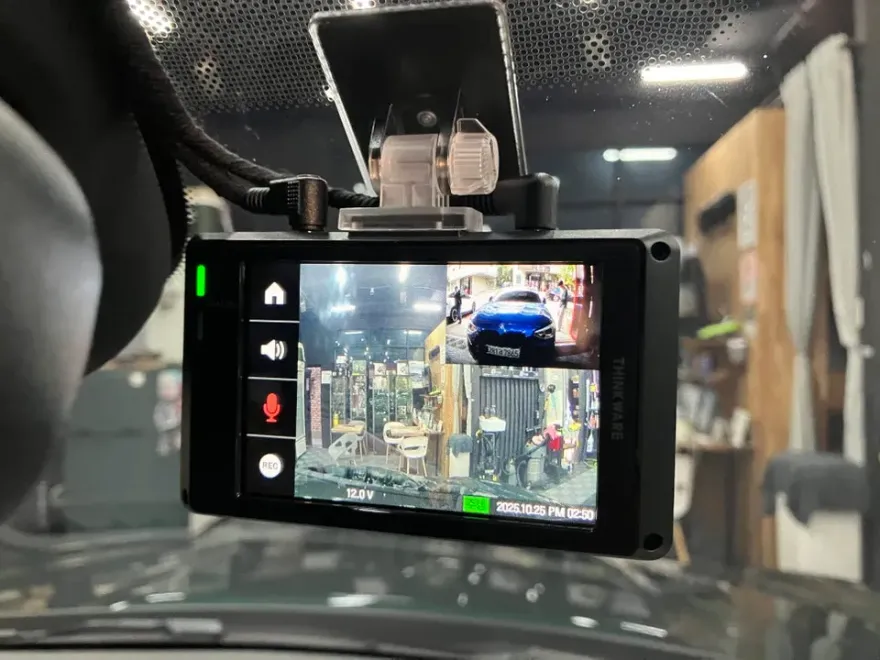 MINI Countrymanのドラレコ取付事例｜費用目安・仕上がり 施工写真 2-2