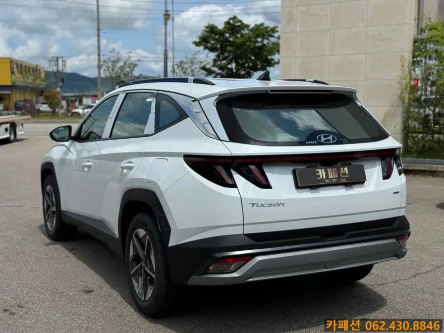 Hyundai Tucsonのカーフィルム施工事例｜費用目安・仕上がり 施工写真 1-3