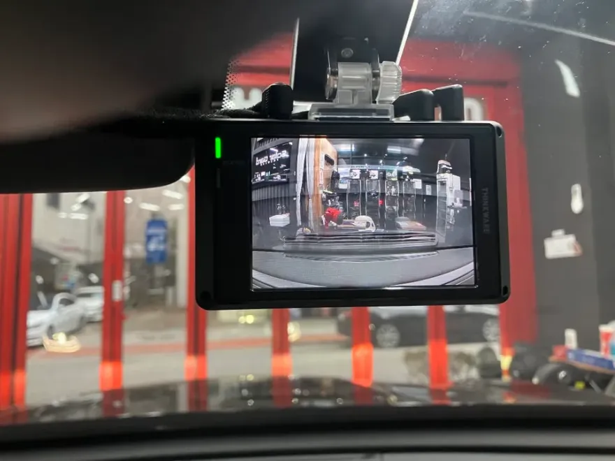 Kia K900のドライブレコーダー取付事例 施工写真 2-2